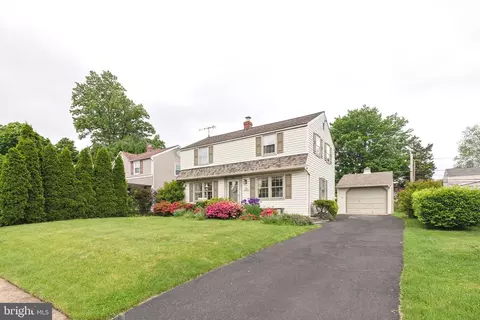 422 Silver Ave, Willow Grove, PA 19090