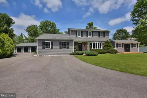 575 Pioneer Cir, Harleysville, PA 19438