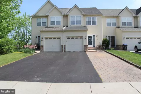 717 Cedar Ln, Norristown, PA 19401