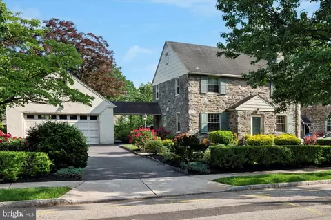 129 Sutton Rd, Ardmore, PA 19003