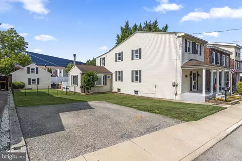 922 Aka 21 Stewart St, Bridgeport, PA 19405