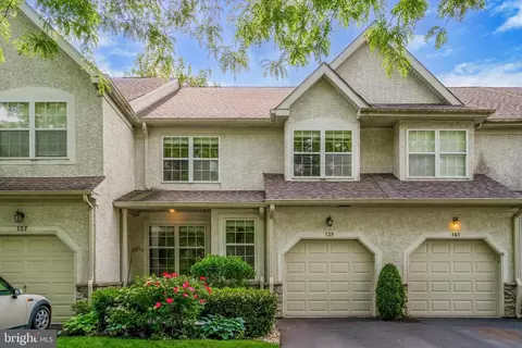 139 Green Valley Cir, Dresher, PA 19025