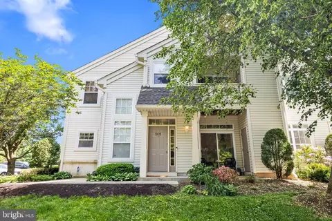 501 Dresher Woods Dr, Dresher, PA 19025