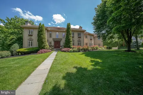 365 Greenwood Ct, Villanova, PA 19085