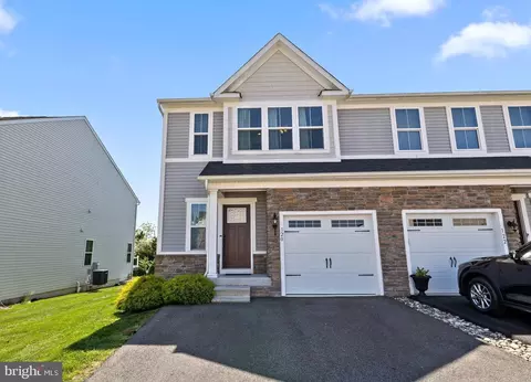 120 Kati Ct, Gilbertsville, PA 19525