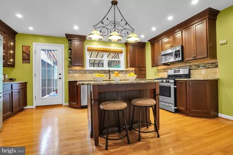 347 W 5th Ave, Conshohocken, PA 19428
