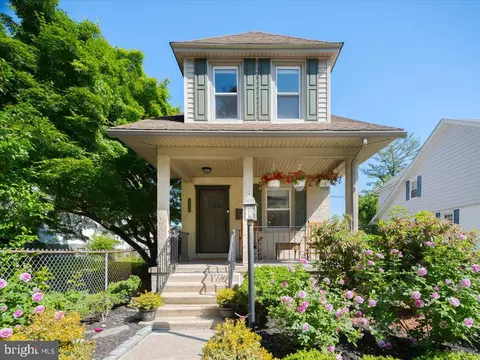329 Meeting House Ln, Narberth, PA 19072