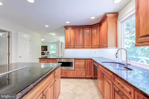 Kitchen - 420 Accomac Rd, Wyncote, PA 19095 photo 3 of 9