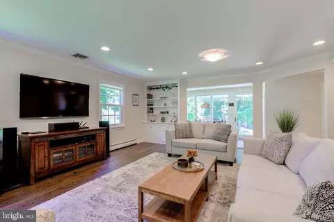 Living - 420 Accomac Rd, Wyncote, PA 19095 photo 8 of 8