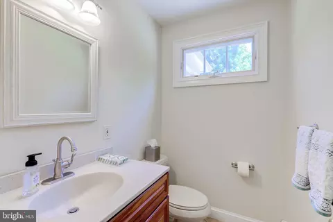 Bath - 420 Accomac Rd, Wyncote, PA 19095 photo 1 of 8