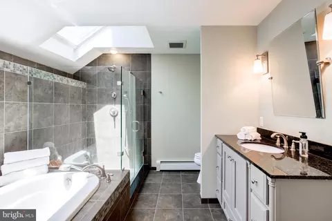 Bath - 420 Accomac Rd, Wyncote, PA 19095 photo 4 of 8