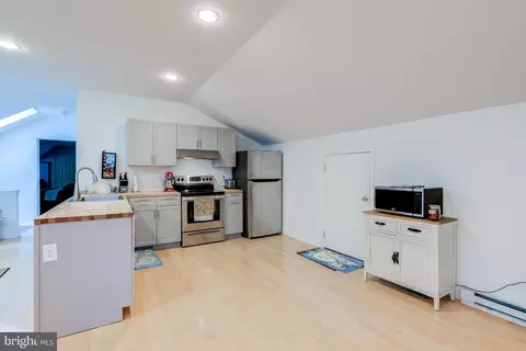 Kitchen - 420 Accomac Rd, Wyncote, PA 19095 photo 8 of 9