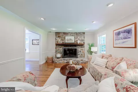 Living - 420 Accomac Rd, Wyncote, PA 19095 photo 1 of 8
