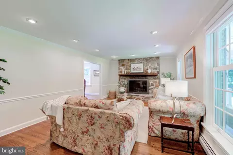 Living - 420 Accomac Rd, Wyncote, PA 19095 photo 3 of 8