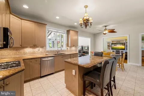 Kitchen - 1261 Gulph Creek Dr, Wayne, PA 19087 photo 2 of 5