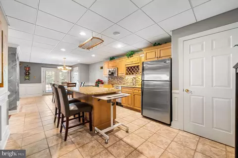 Kitchen - 1261 Gulph Creek Dr, Wayne, PA 19087 photo 5 of 5
