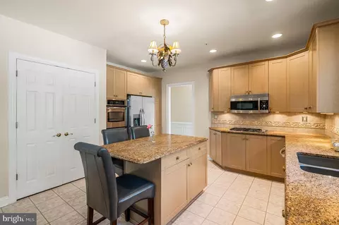 Kitchen - 1261 Gulph Creek Dr, Wayne, PA 19087 photo 3 of 5