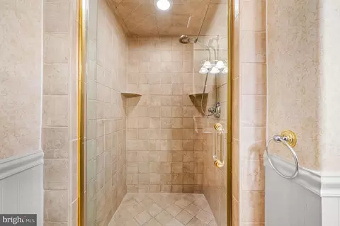 Bath - 1261 Gulph Creek Dr, Wayne, PA 19087 photo 6 of 6