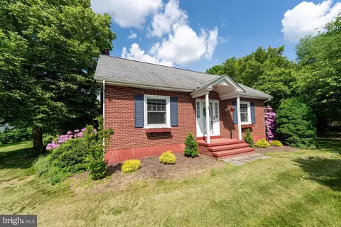 607 Melvins Rd, Telford, PA 18969