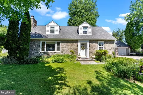 2286 Pine Rd, Huntingdon Valley, PA 19006