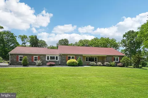 1240 Gilbert Rd, Jenkintown, PA 19046