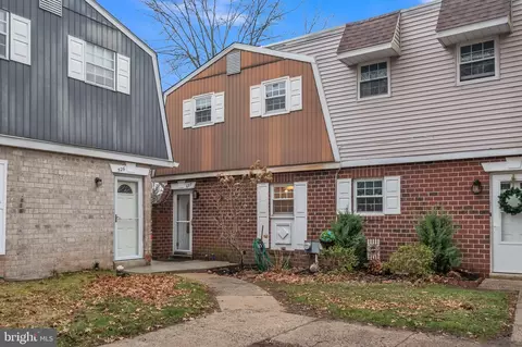 627 Village Ln, Pottstown, PA 19464
