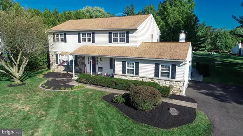 1925 Deerfield Dr, Lansdale, PA 19446