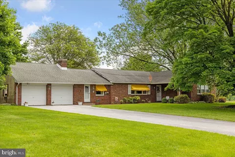6 Camiel Ln, Phoenixville, PA 19460
