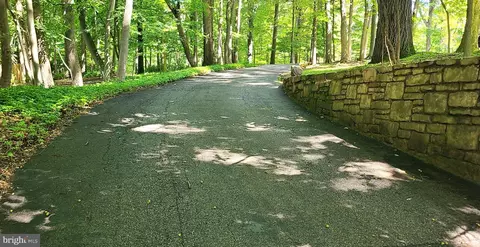 1121 Radnor Hill Rd, Wayne, PA 19087