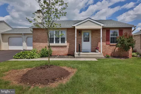 1311 Fairbourne Ct, Lansdale, PA 19446