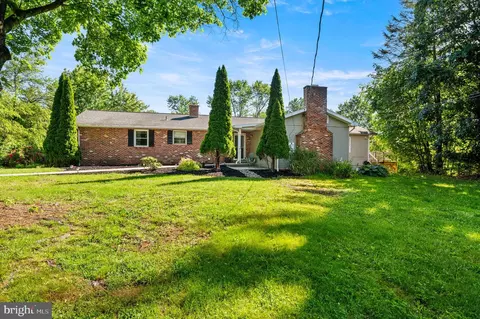 5 Acoma Ln, Collegeville, PA 19426