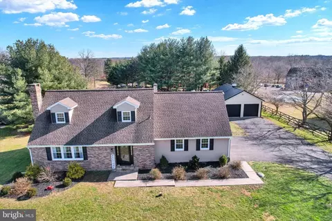 210 Sunset Rd, Schwenksville, PA 19473