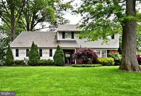 25 Maurice Ln, Hatboro, PA 19040