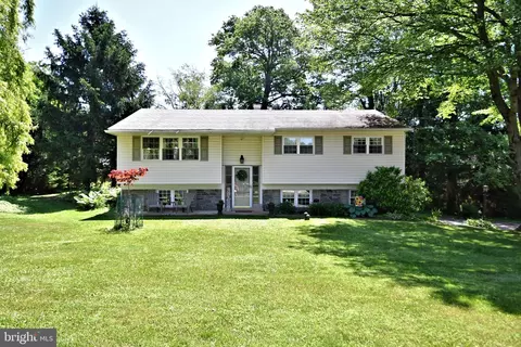110 Tomstock Cir, Norristown, PA 19403