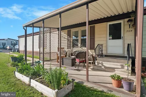 204 Highland Ct, North Wales, PA 19454