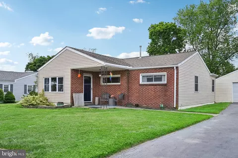 31 Evans Rd, Trooper, PA 19403