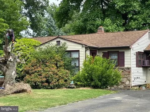 29 Maple Ave, Hatboro, PA 19040