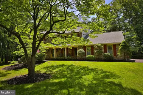 1979 Terwood Rd, Huntingdon Valley, PA 19006