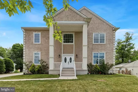 632 School Line Dr, King Of Prussia, PA 19406