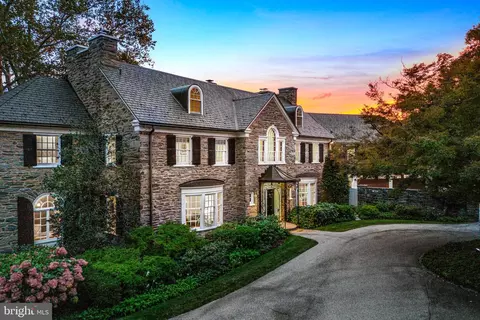 810 Mount Moro Rd, Villanova, PA 19085