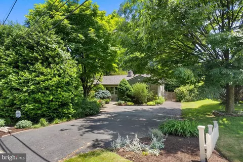 502 Paper Mill Rd, Oreland, PA 19075