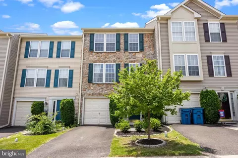 201 Georges Ct, North Wales, PA 19454