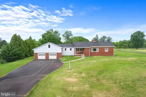 860 Troxel Rd, Lansdale, PA 19446