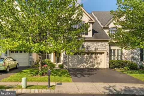 3 Penn Crossing Dr, Norristown, PA 19401