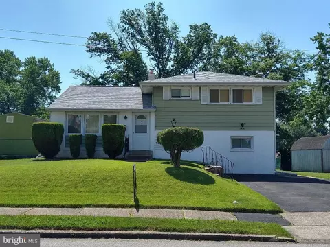 1429 Doris Rd, Abington, PA 19001