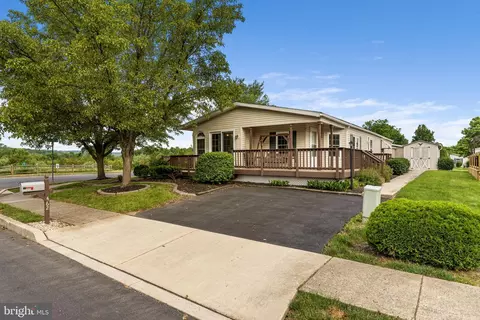 462 W 4th St, Red Hill, PA 18076