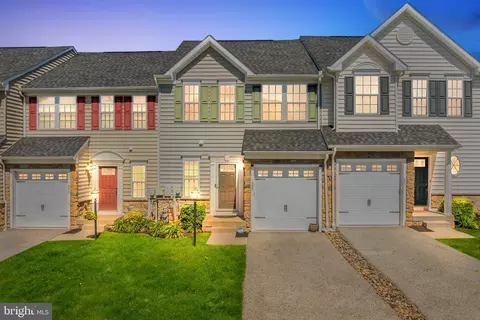 405 Sourwood Rd, Norristown, PA 19403