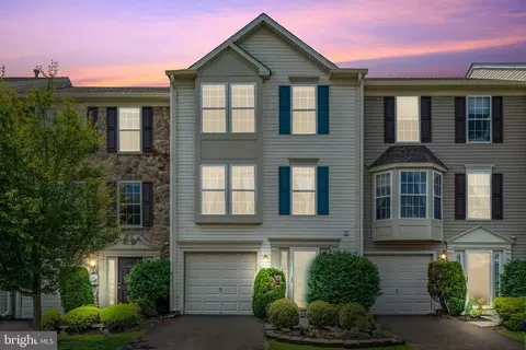 102 Jene Ct, North Wales, PA 19454