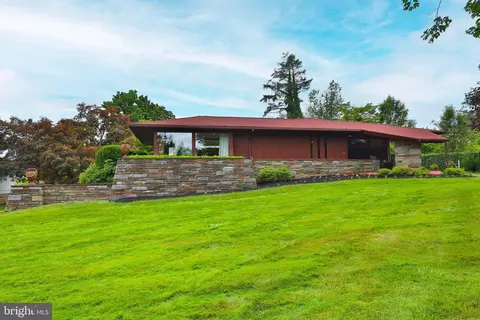 10 Latham Park, Elkins Park, PA 19027