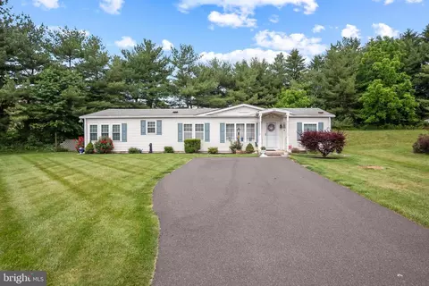 12 Pond Ct, Harleysville, PA 19438